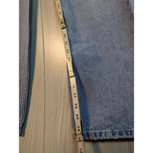 Vintage Levi's 519 Low Rise Flare Women's Junior Size 9M Light Wash Jeans Stain - Picture 15 of 15